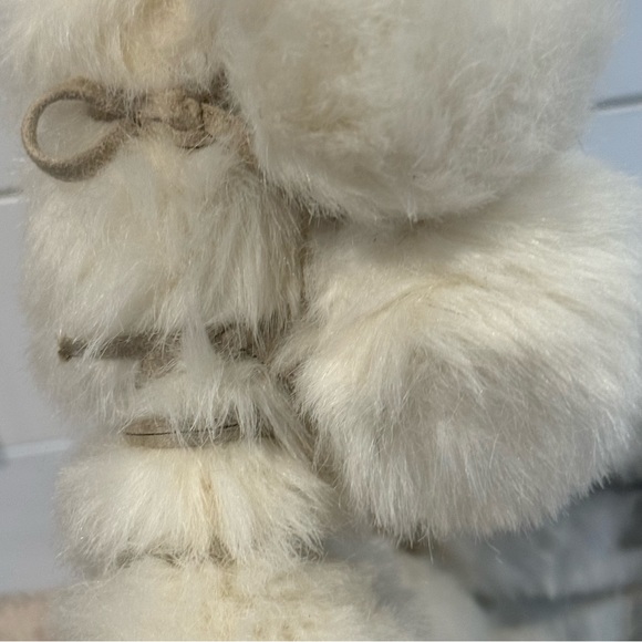 Old Navy pom pom boots - Picture 5 of 8